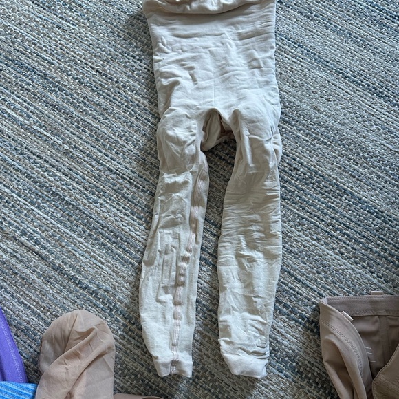 Skims - Picture 2 of 2